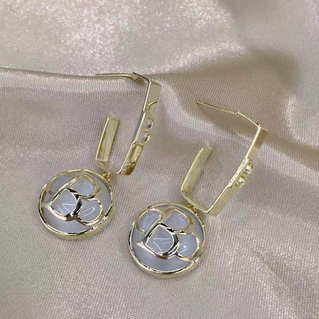 High-end French round cat's eye stone letter B stud earrings for women, Korean style, versatile earrings for Internet celebrities, s925 silver needle detail image 1