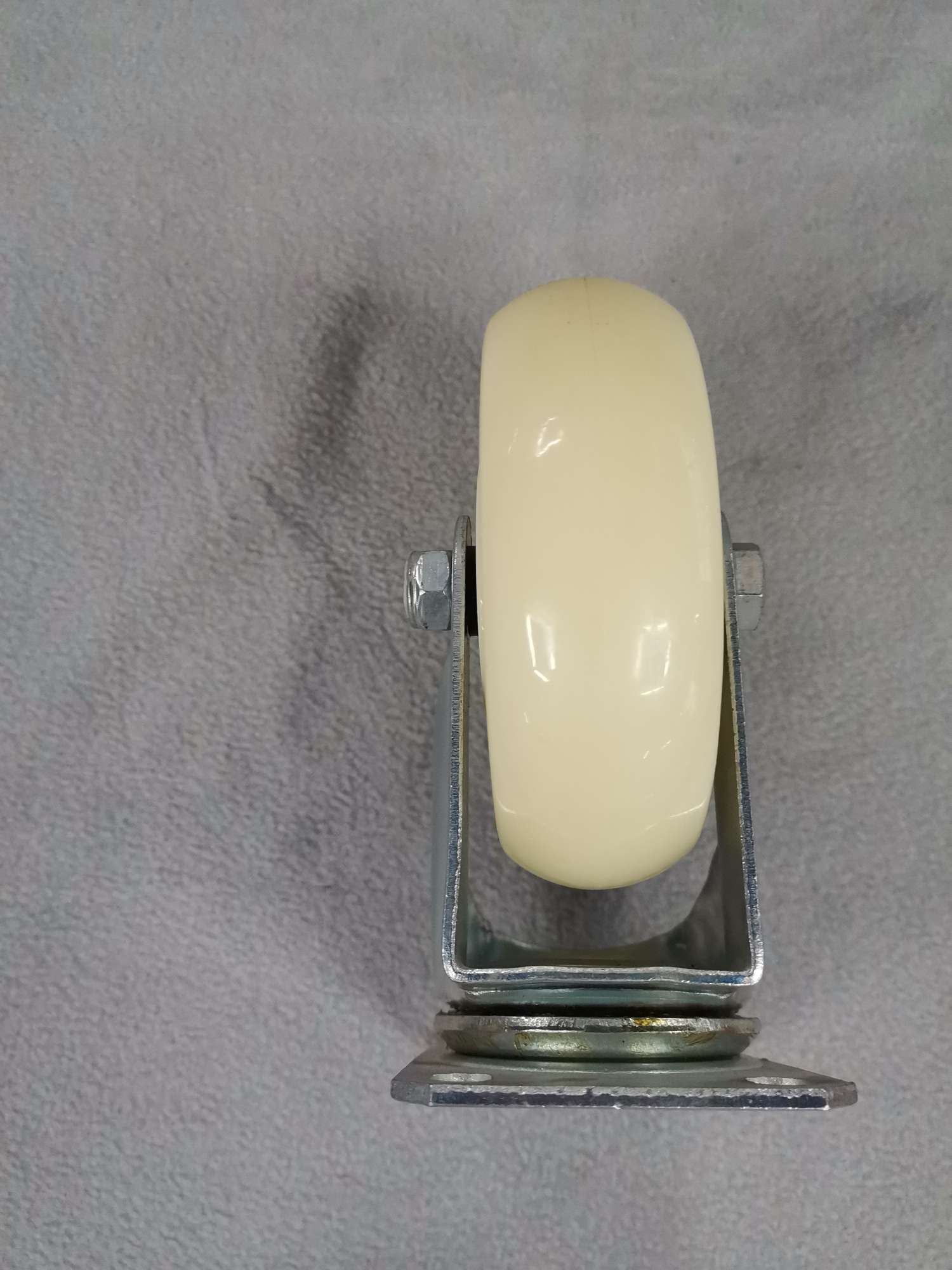 4-inch medium-sized white nylon casters Application Scenario