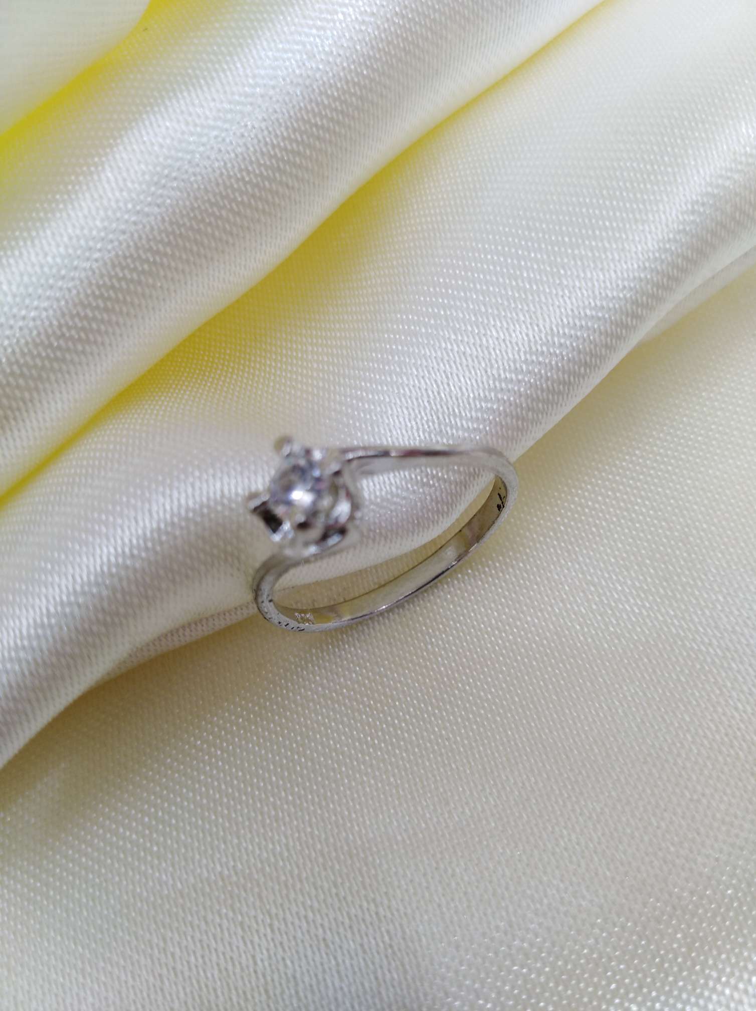 Trendy and fashionable diamond ring for Little girls 21 detail image 1