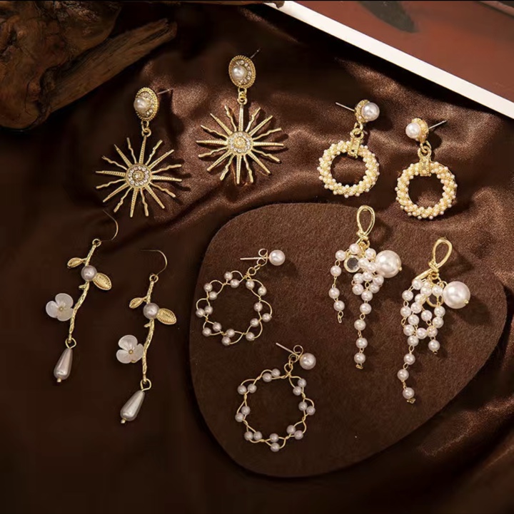 Stud earrings B85