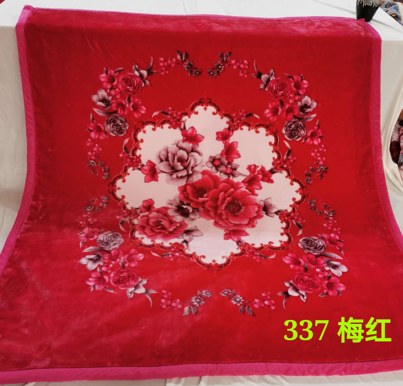 7 Pounds Queen Bed Blanket details Picture