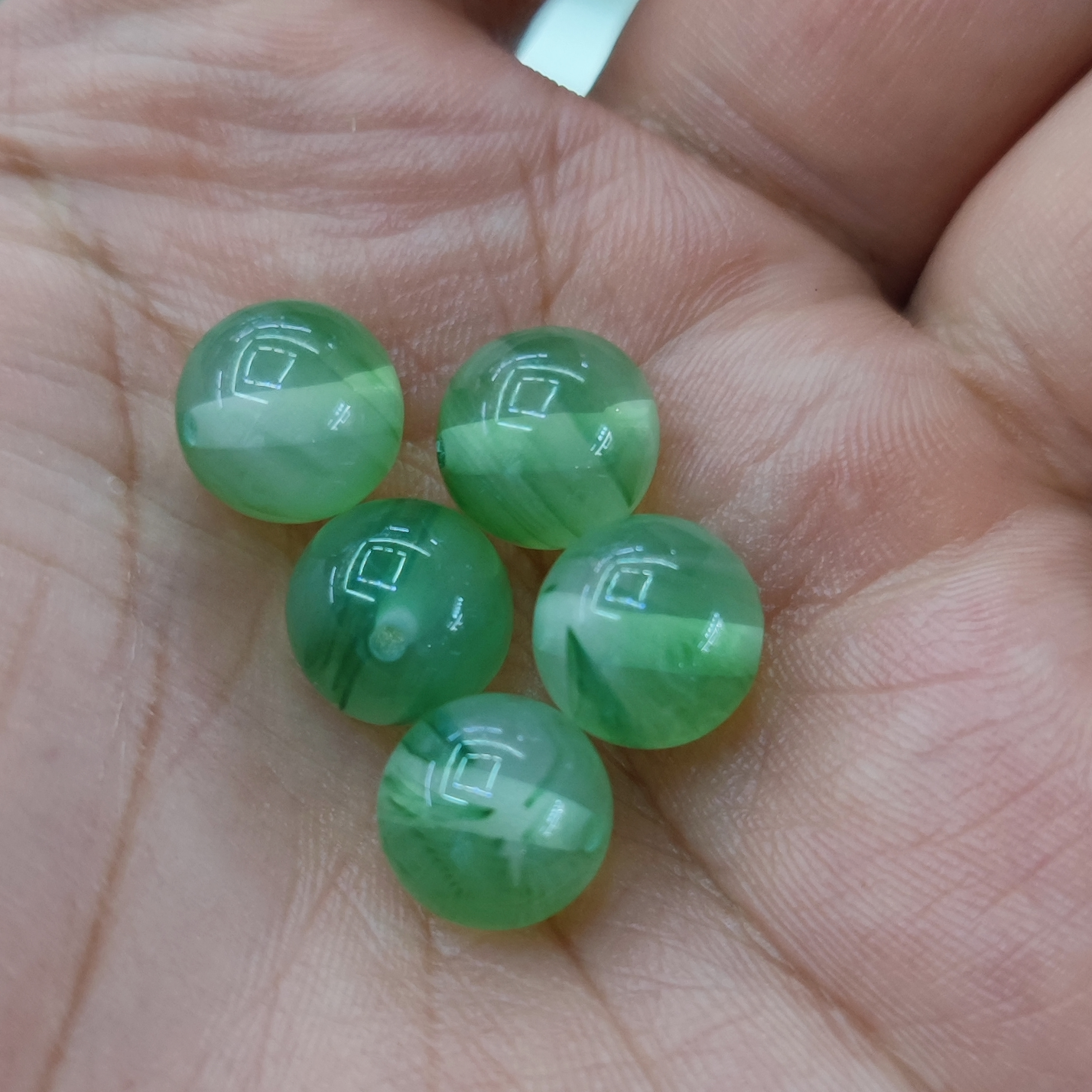 8 centimetre flower beads 18 thumbnail