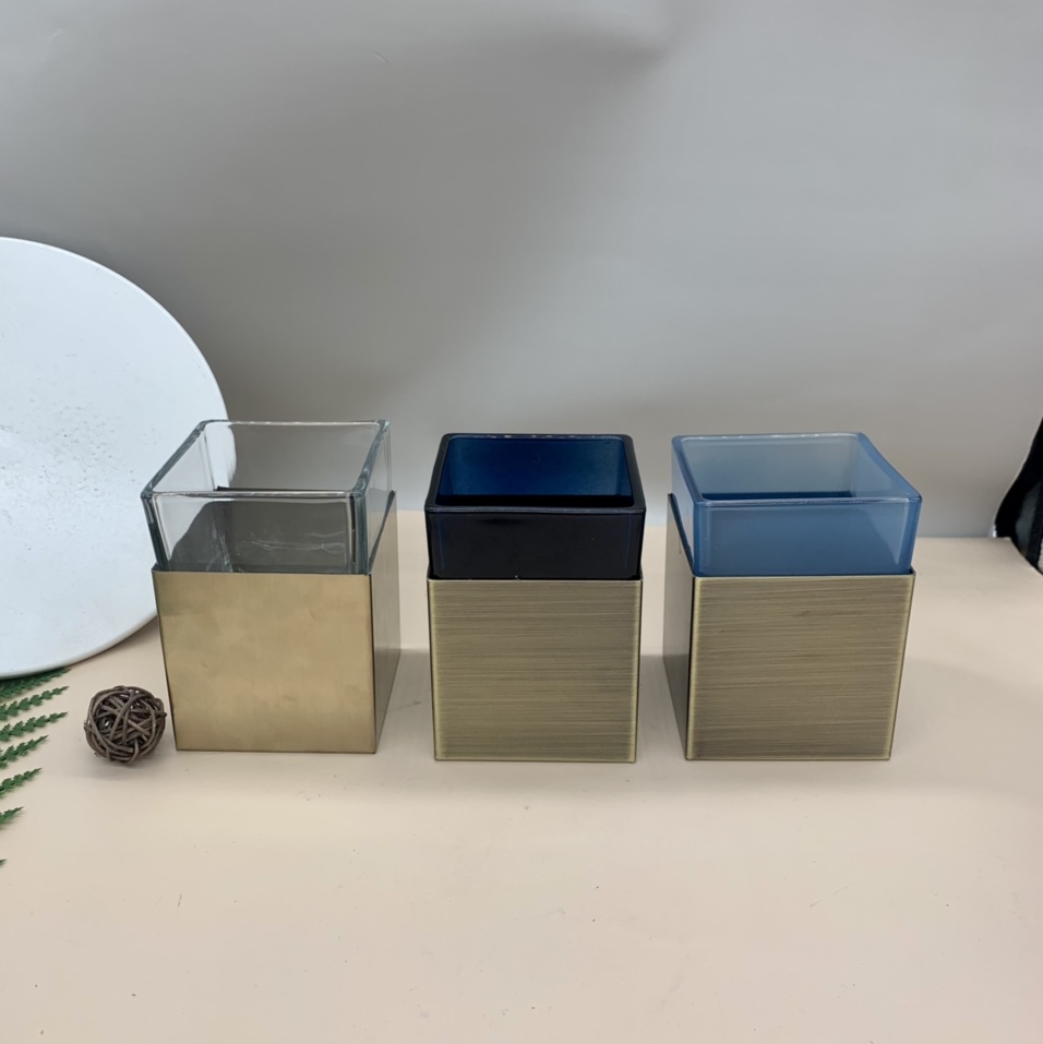 Glass jewelry box display piece zero four.