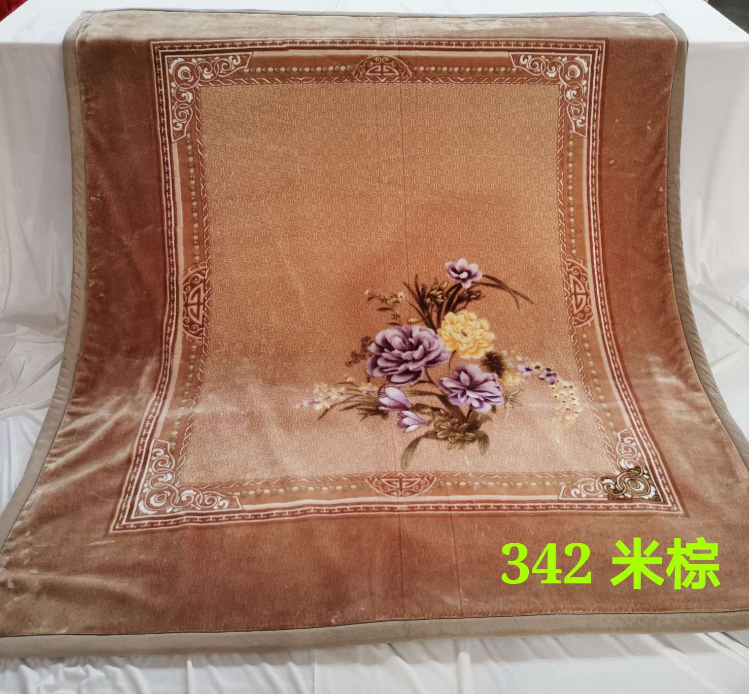 Wedding Blanket Bright Red details Picture