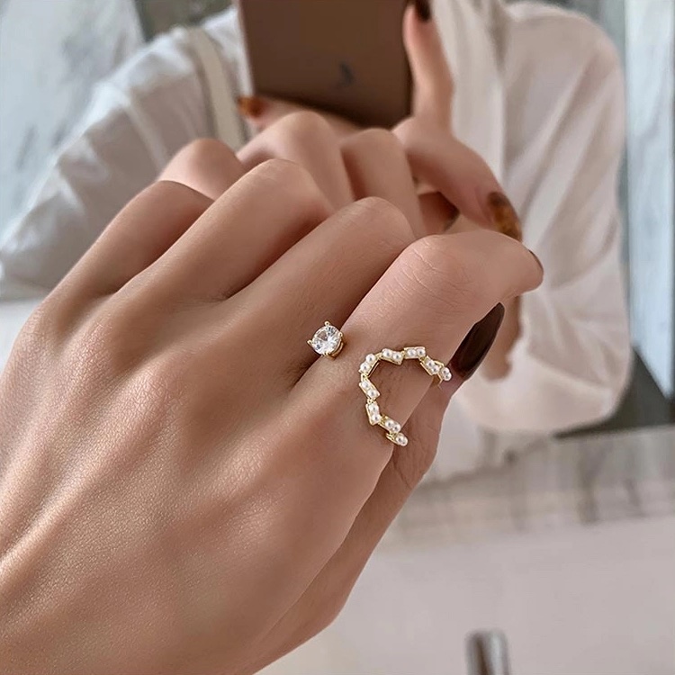 U-shaped pearl opal open ring, a niche design for women, with a cold and elegant style, is a high-end Instagram trendy and exaggerated index finger ring details Picture
