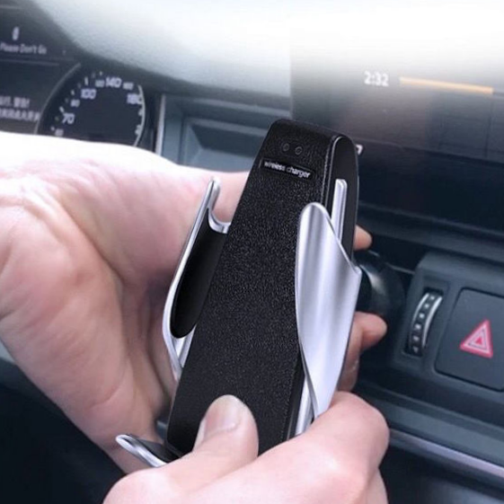 Magic clip car mobile phone stand navigation sensor wireless charger Car rechargeable intelligent multi-purpose stand Z10