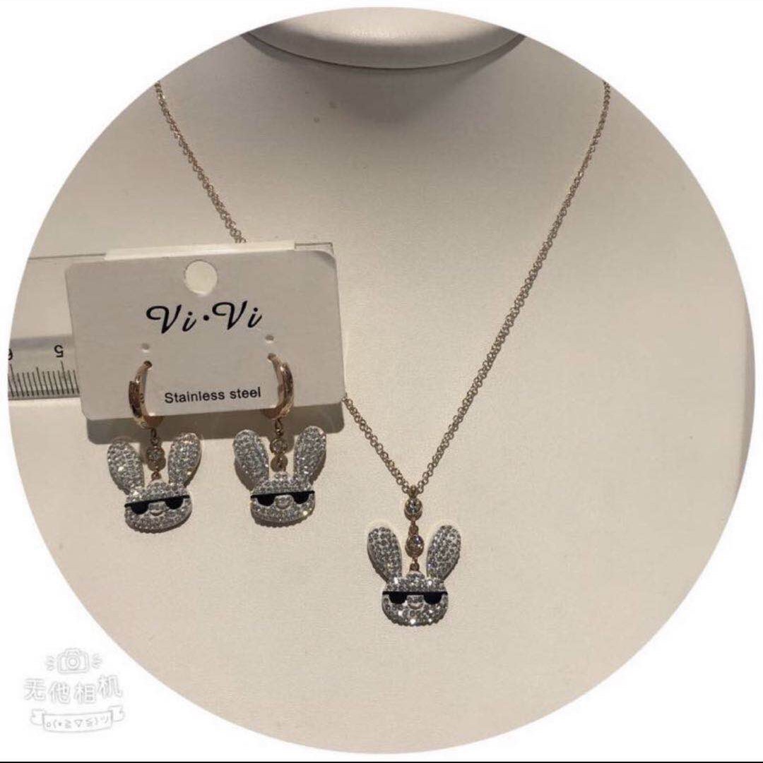 Set colorful ear buckle stainless steel live, fast hand Tiktok preferred.