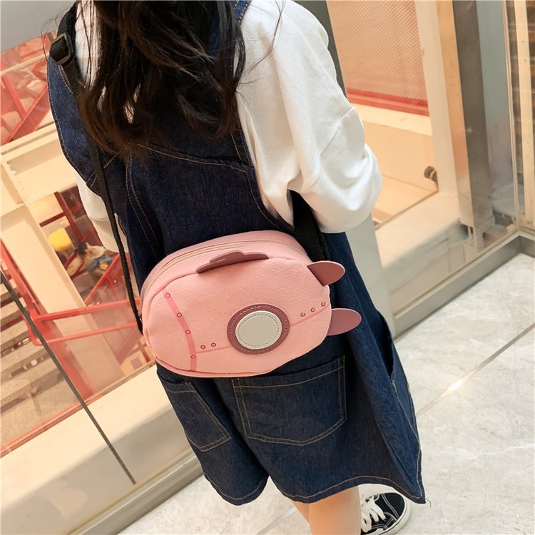 Korean-style children's crossbody bag, cartoon submarine-shaped coin purse, fashionable, trendy and cute baby, versatile single-shoulder bag Application Scenario