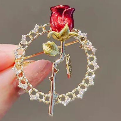 Chain rose brooch