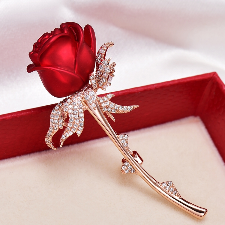 Red rose brooch