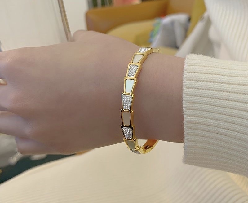 Chenglong Jewelry 2021 New Style Women's rose gold Full diamond White mother-of-pearl snake bone niche Internet Celebrity bracelet Titanium steel non-fading B0007-95 Specification image