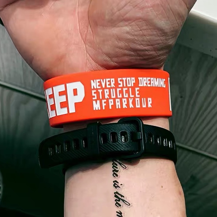 原创潮牌小清新运动男女硅胶手环个性简约学生字母情侣款橡胶keep 