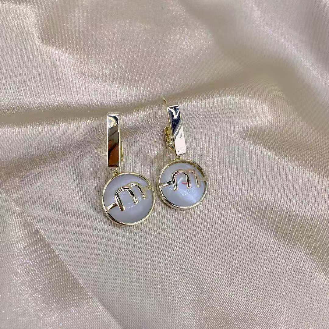 High-end French round cat's eye stone letter stud earrings, Korean style, versatile earrings for Internet celebrities, s925 silver needle