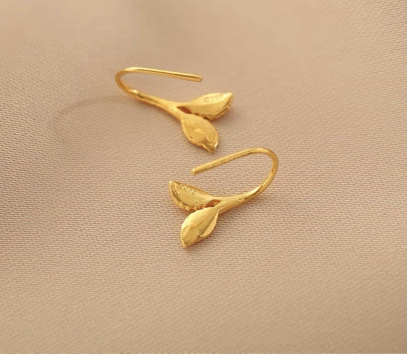 Original design of beauty fish tail, fashionable, individual and trendy new ear hooks Item Picture