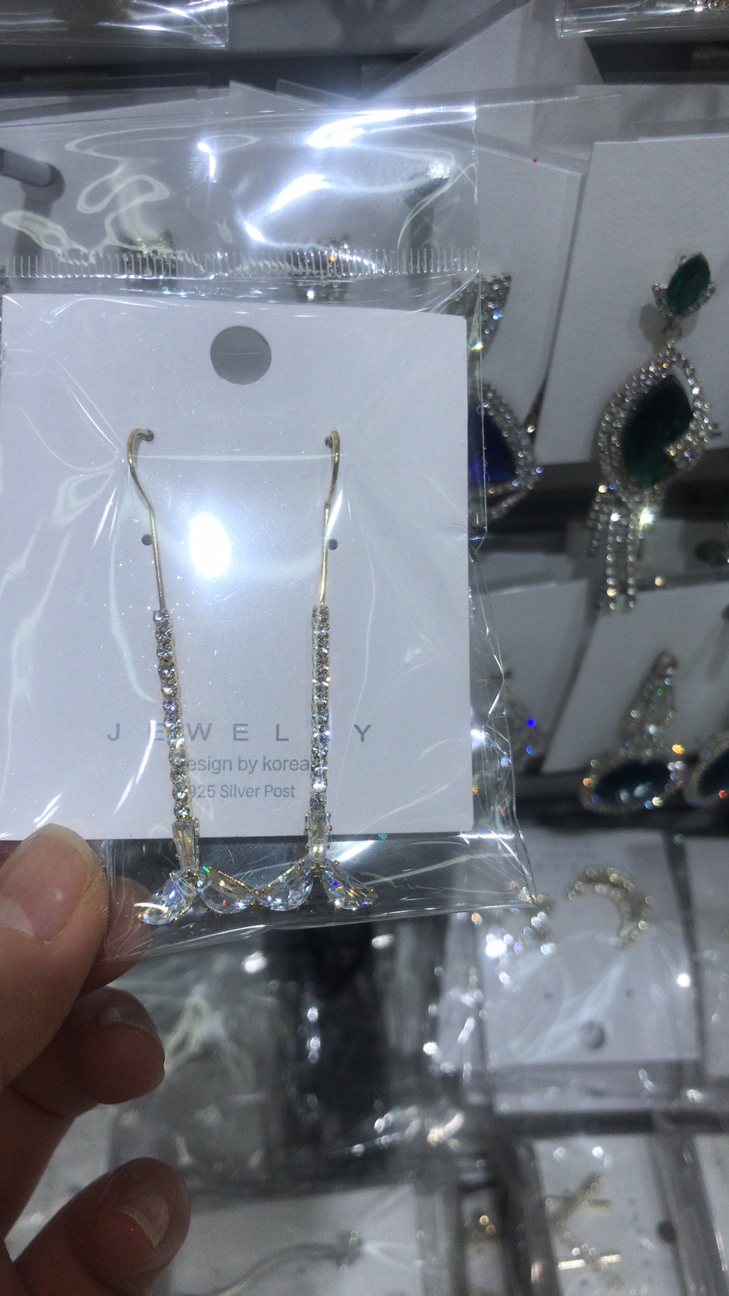 0079 Earrings details Picture