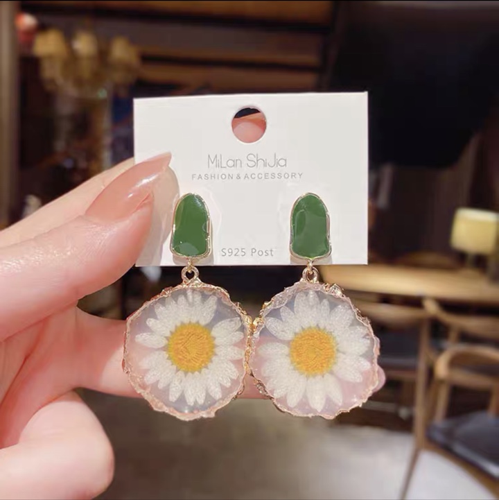 Stud earrings B70