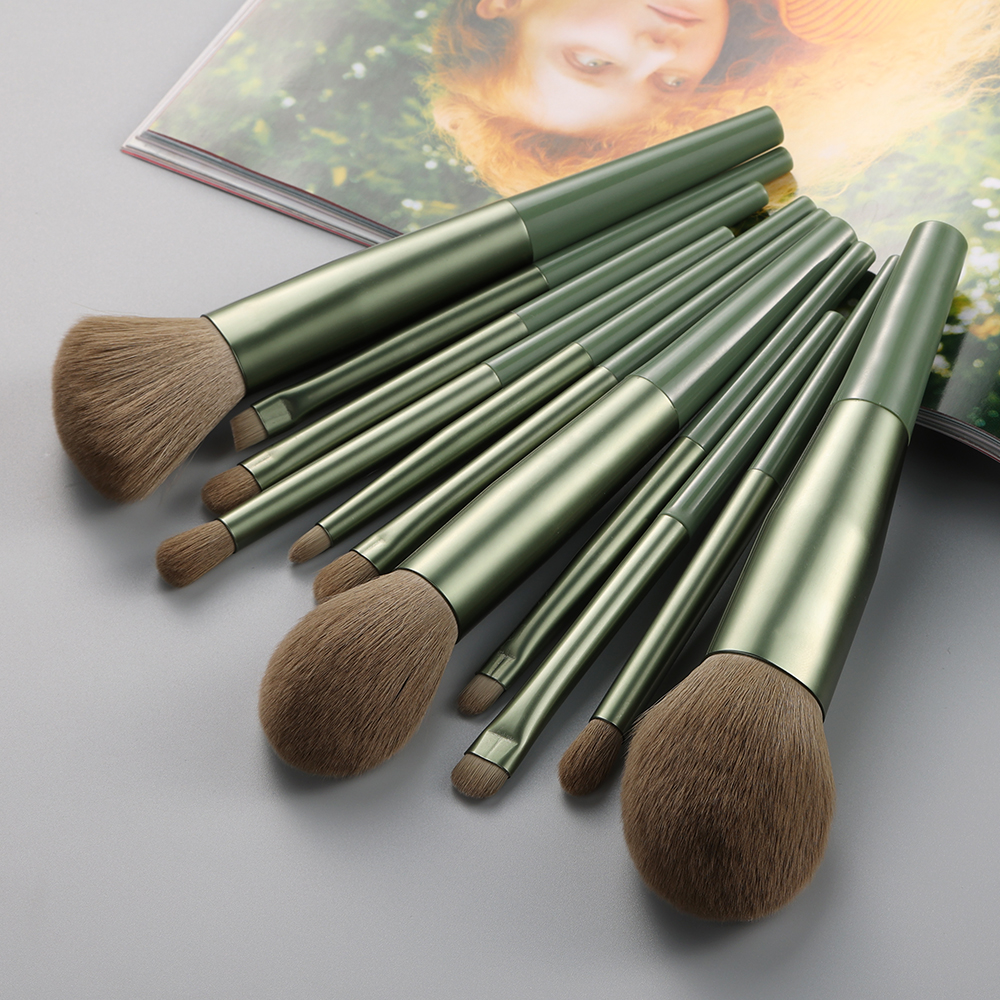 Out of stock Brush large fan blush brush Foundation brush black and white two-color hair large fan makeup brush Beauty tools thumbnail
