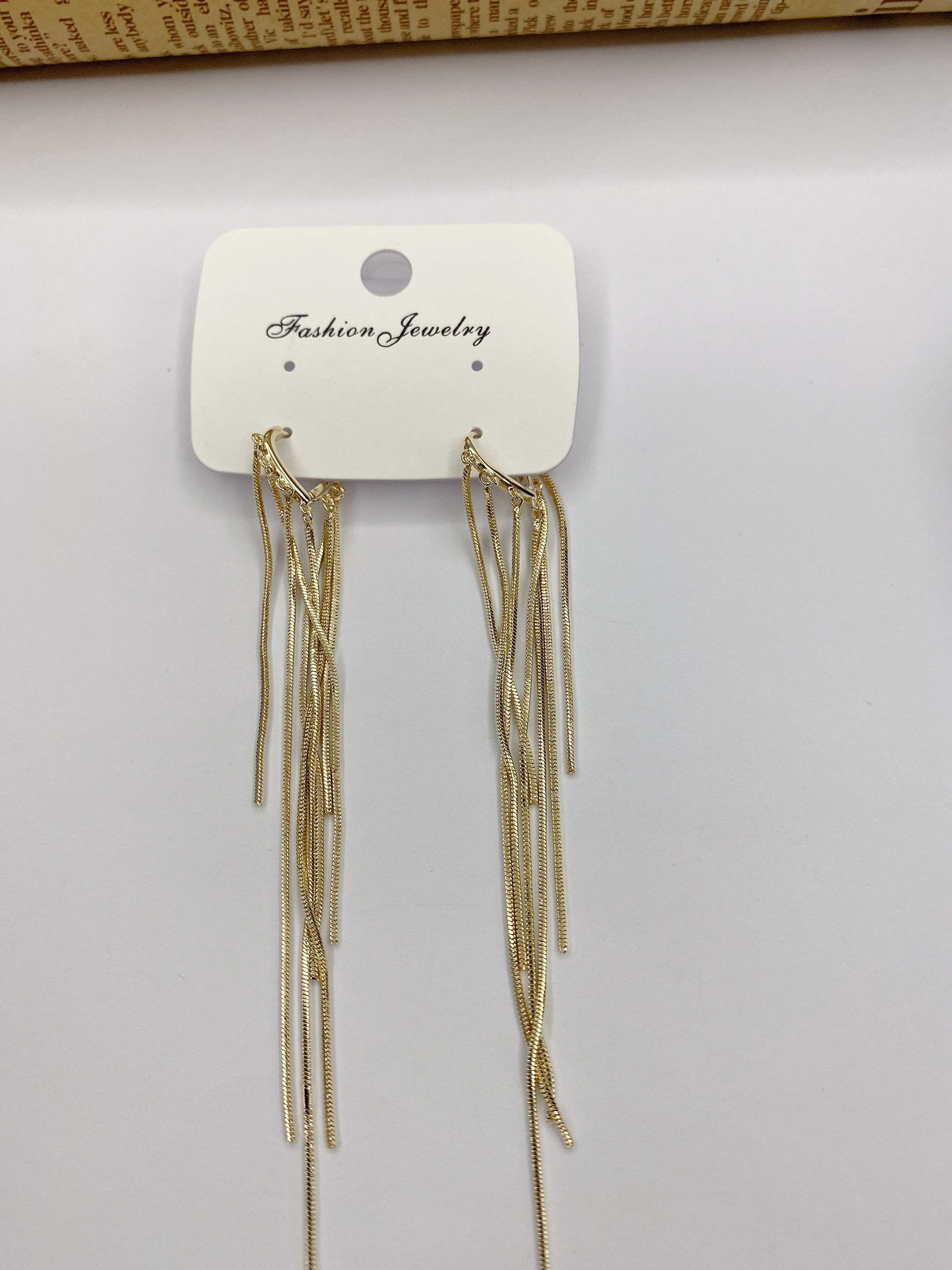 金色桃心流苏耳坠 简单大方优雅气质耳坠 灵动飘逸款耳环白底实物图