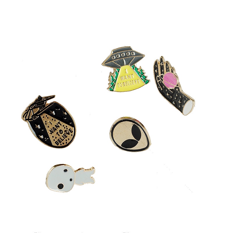 Foreign trade brooch I Want To Believe alien spacecraft flying saucer planet ET brooch accessories
