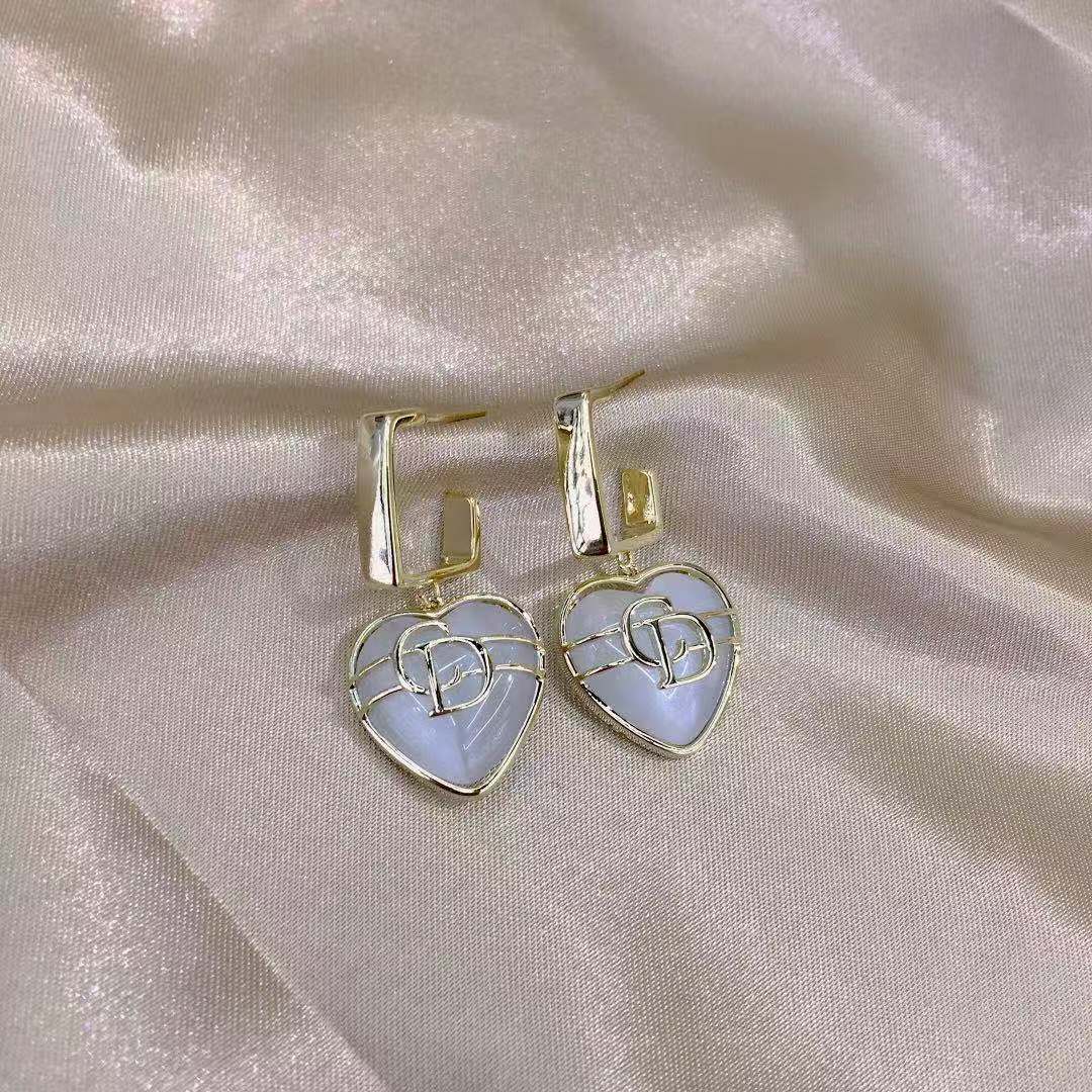 High-end French heart-shaped cat's eye stone letter stud earrings, Korean style, versatile earrings for Internet celebrities, S925 silver needle