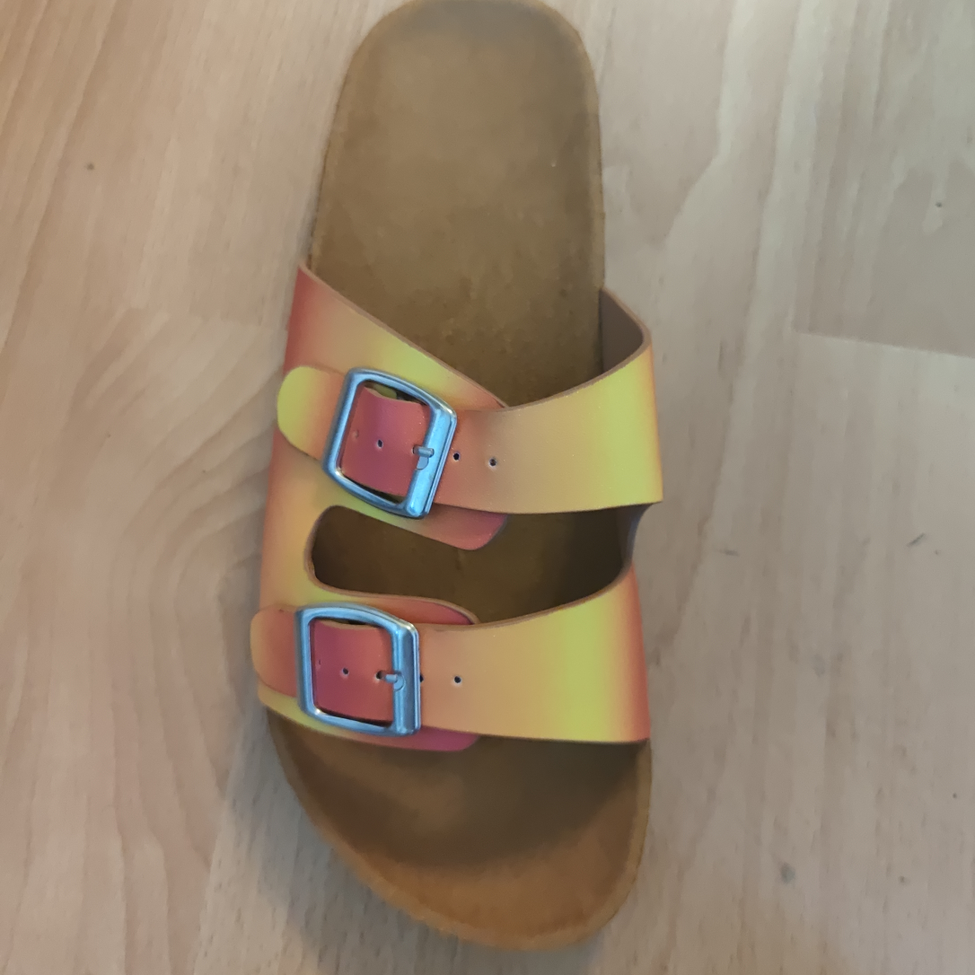 Double-strap women's shoes 3