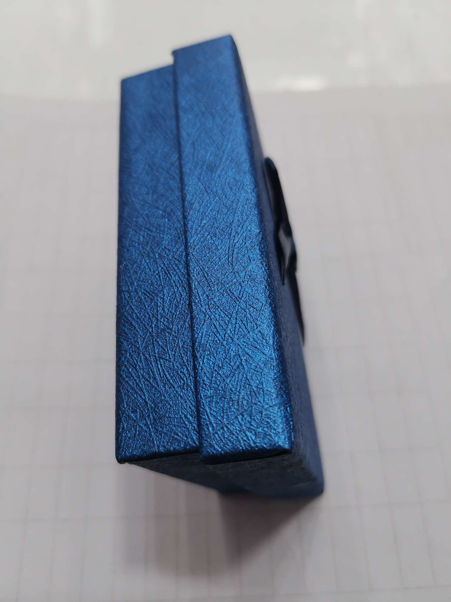 蝴蝶结盒95白底实物图