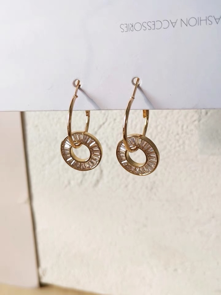 Retro style, fashionable diamond-encrusted earrings, simple geometric round ear rings, 2021 trendy Hong Kong-style niche earrings details Picture