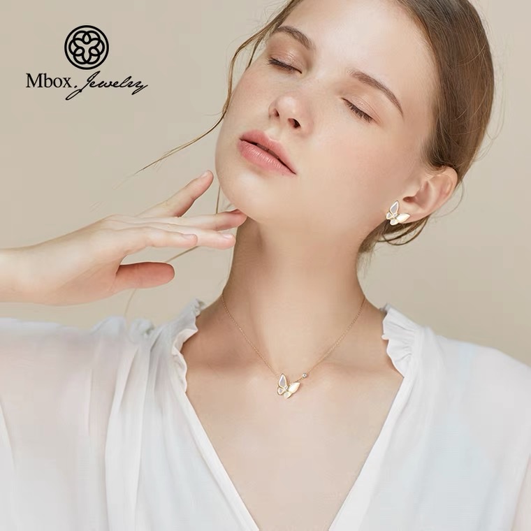 蝴蝶项链女925纯银潮网红吊坠小众设计感锁骨链2021年新款细节图