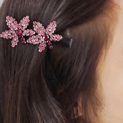 Pink diamond duck clip