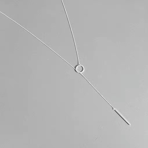 Circle pendant necklace