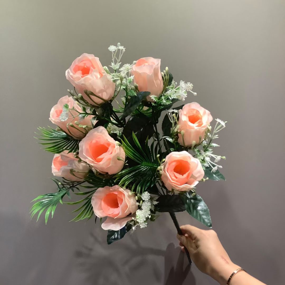Twelve champagne roses