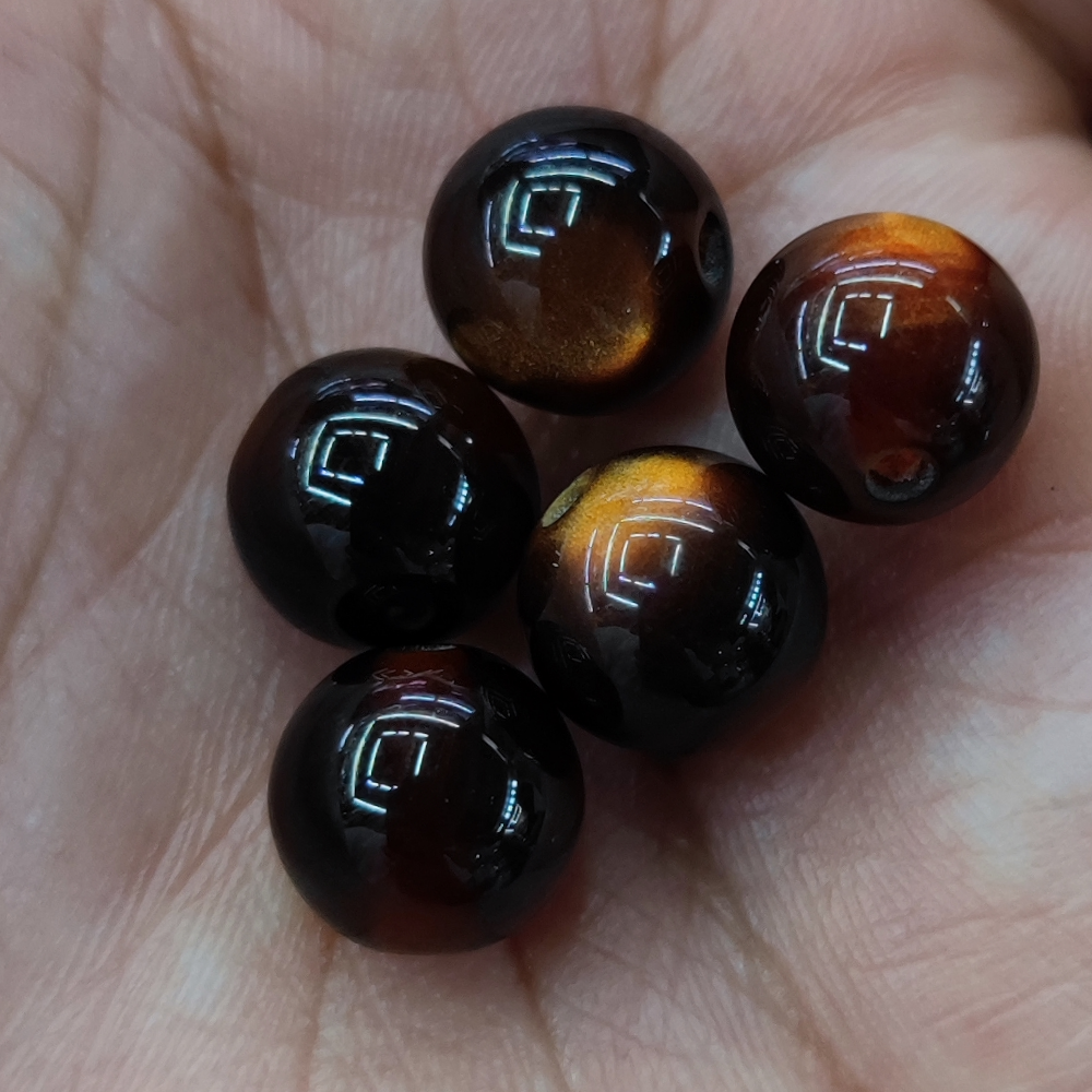 Eight cents cat eye 10