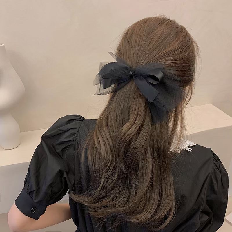 Black elegant tulle hair clip