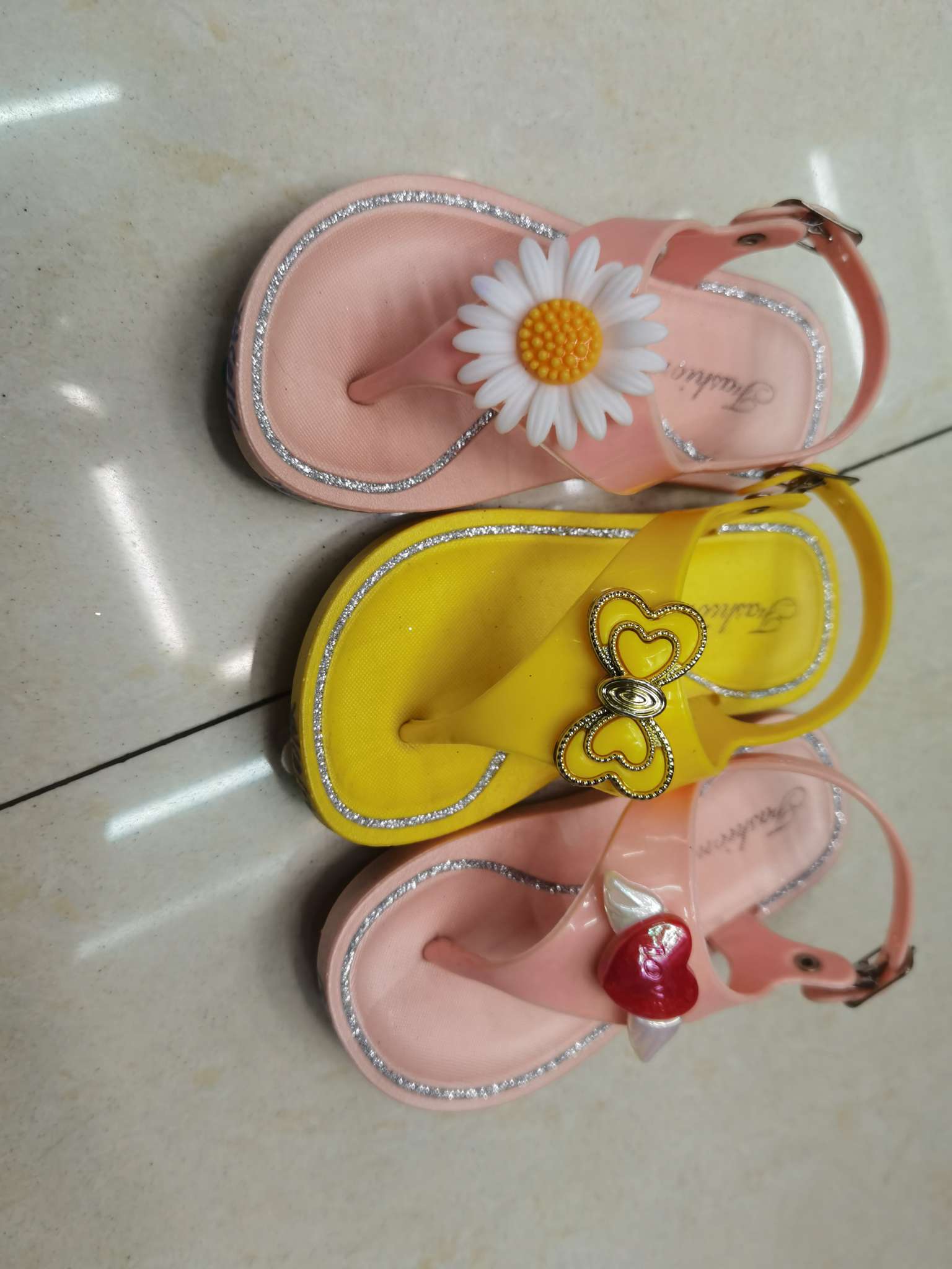 الصنادل 18-23 Item Picture