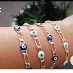 Hands and eyes pendant gold necklace fast hands Tiktok fast hands preferred