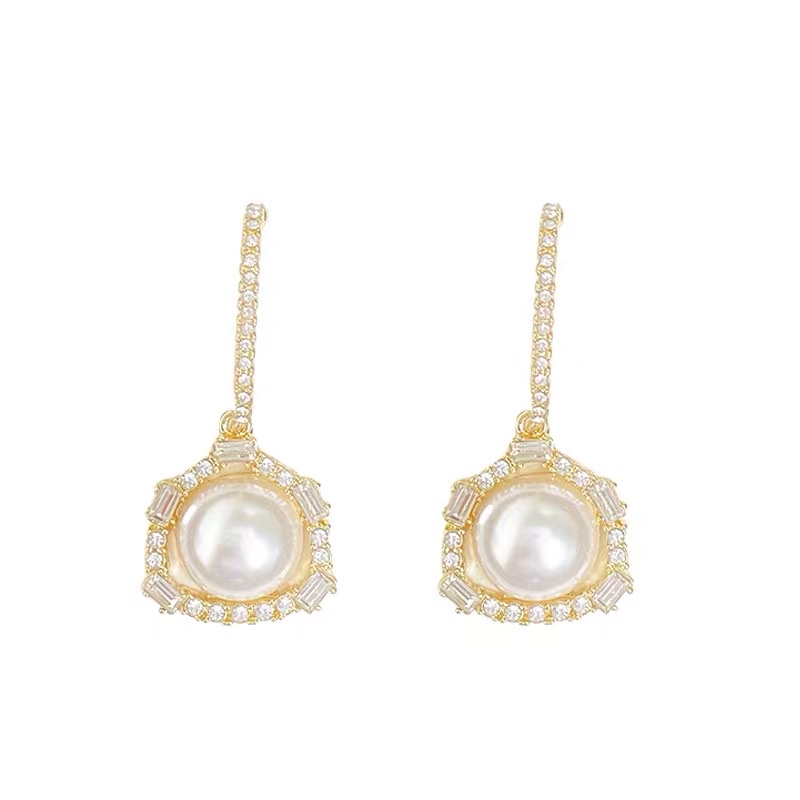 European and American fashion bestsellers, personalized, trendy, elegant and refined earrings Item Picture