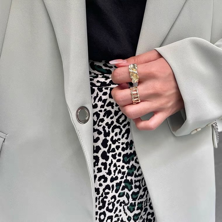 ins cool and stylish metal irregular ring two-piece set, a trendy and fashionable open-top index finger ring detail image 3