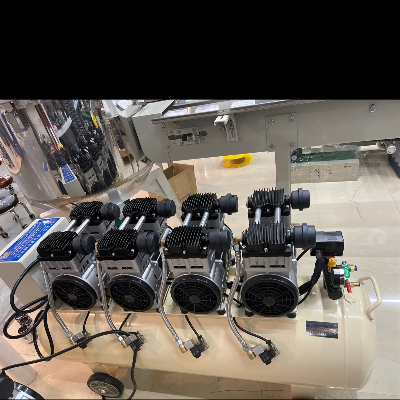 1.5kw*4 pump air compressor from Guangxin Packaging Machinery Equipment, a well-established physical store, offers excellent quality and competitive prices