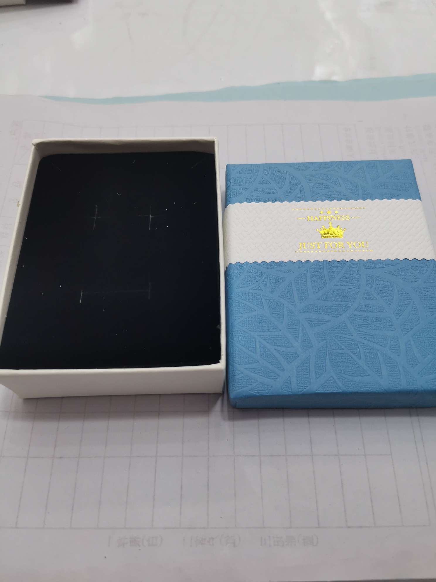 蝴蝶结盒89白底实物图