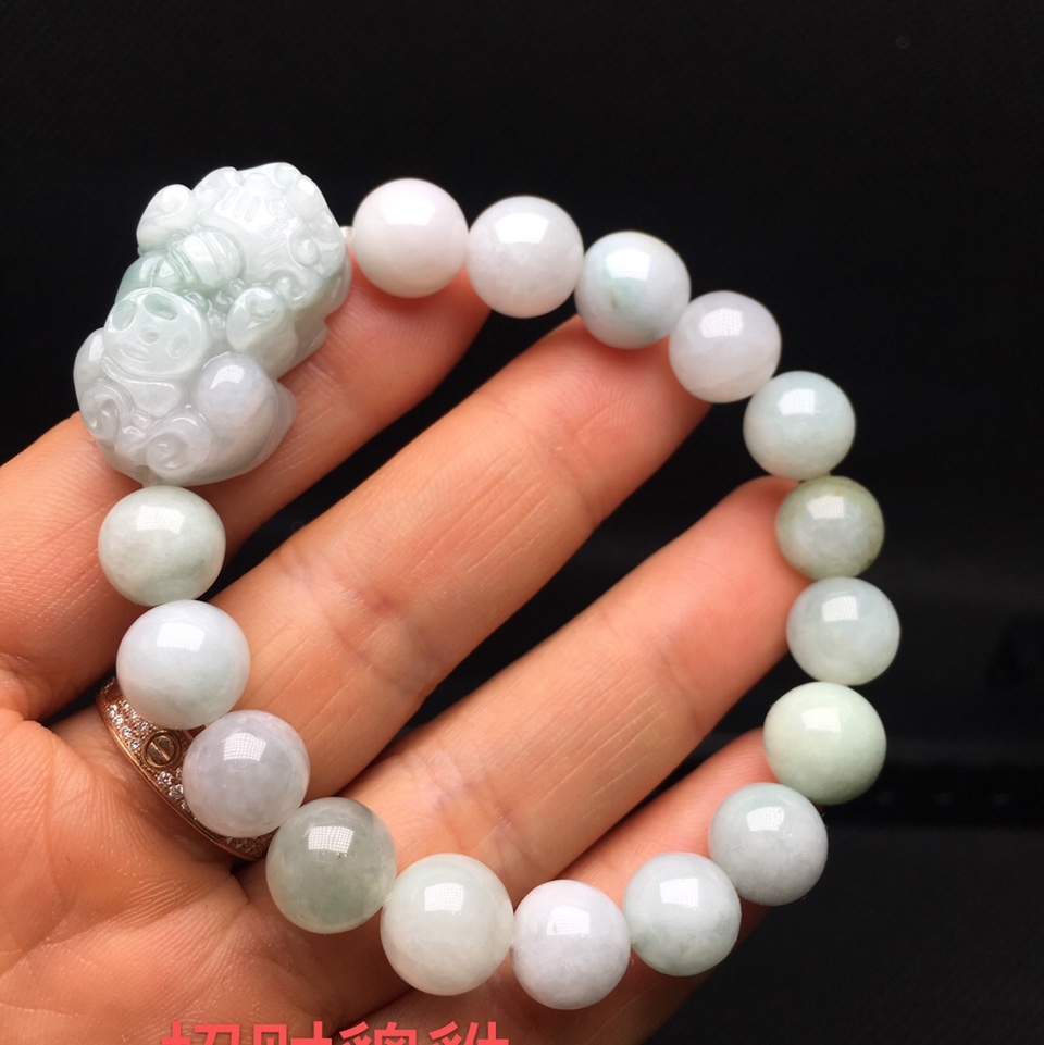 إنه 10، إنها سلسلة اليد الطبيعية PiXiu الزمرد