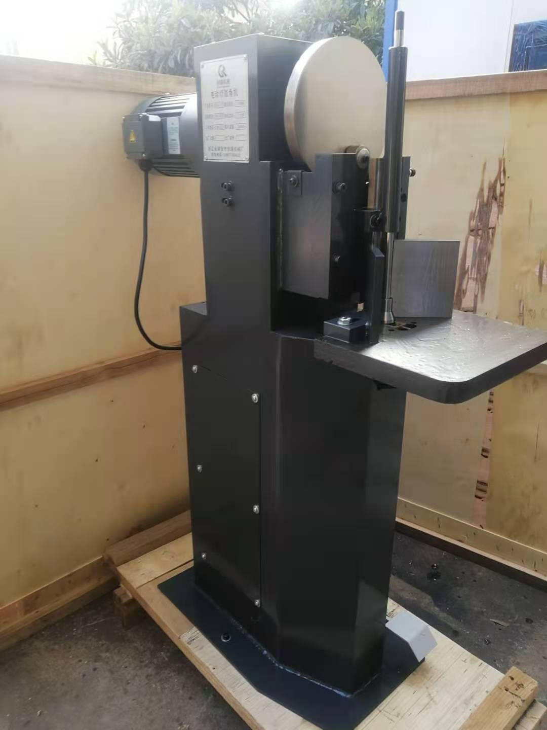 Corner cutting machine details Picture