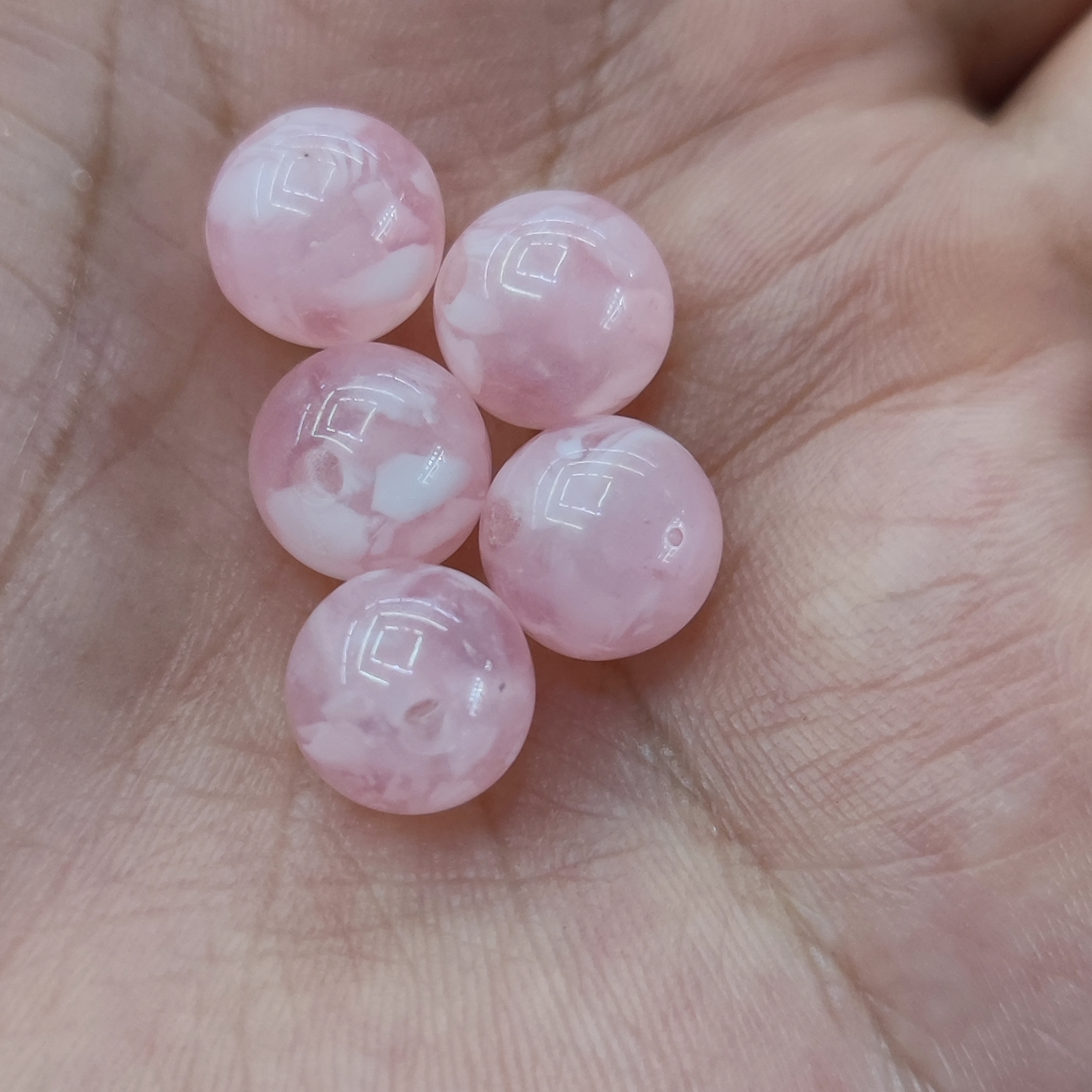 6 centimetre flower beads 9