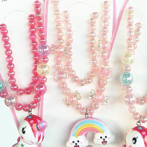 Children's necklace shines