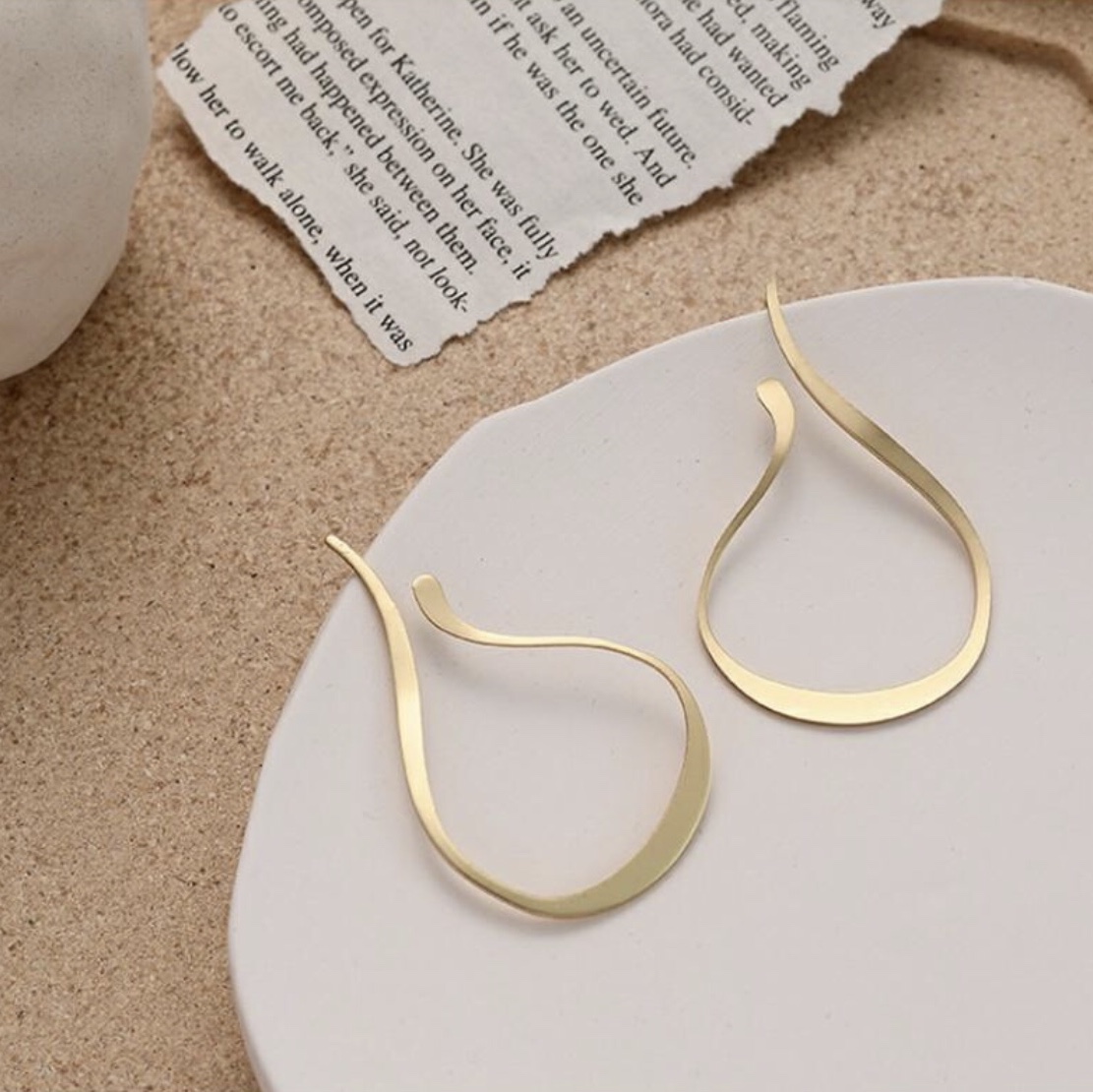 Handcrafted meta design simple geometric style stud earrings
