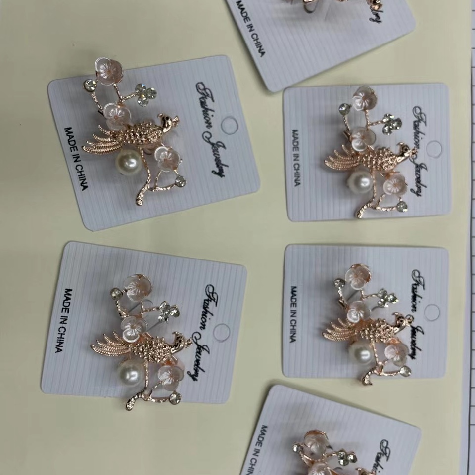 Pearl Flower Brooch 2