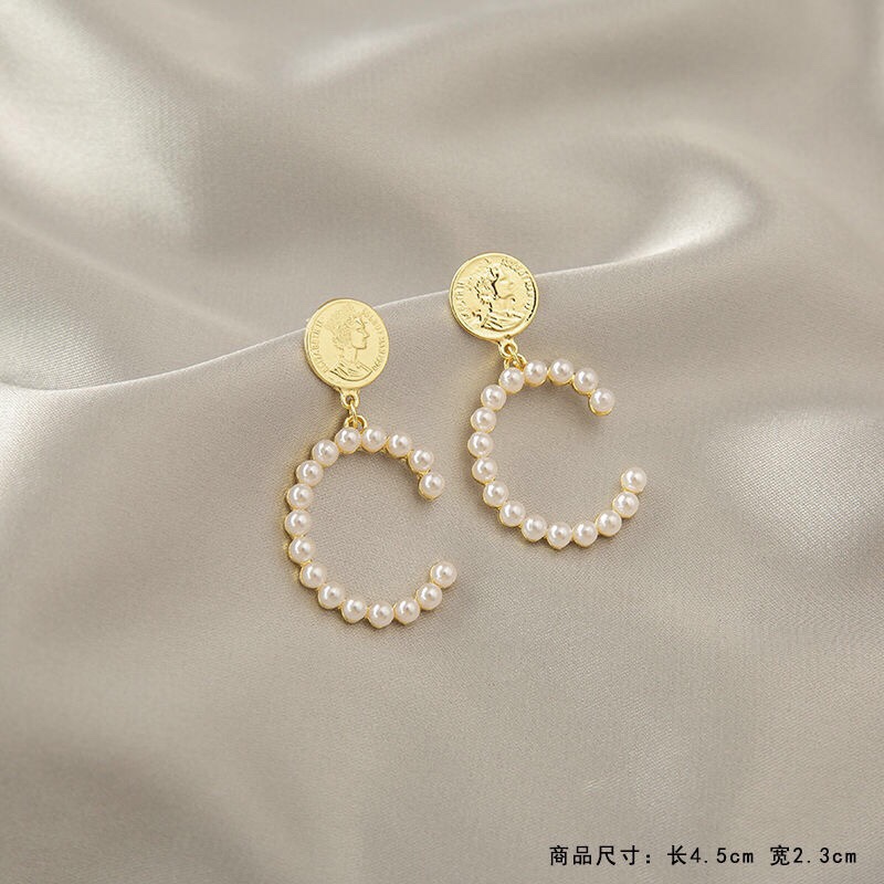 Stud earrings B11