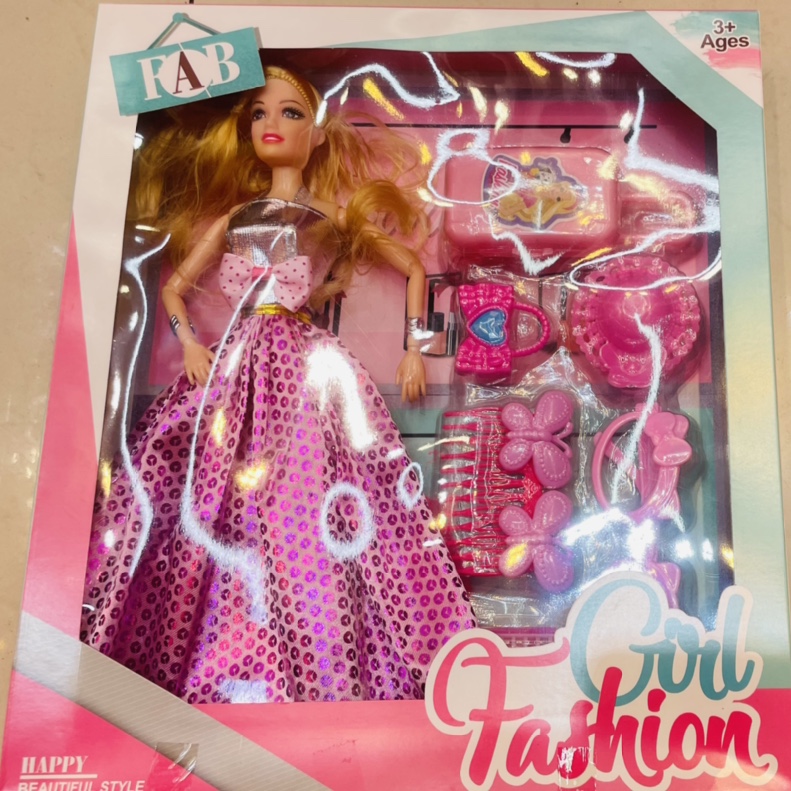 新款时尚换装娃娃