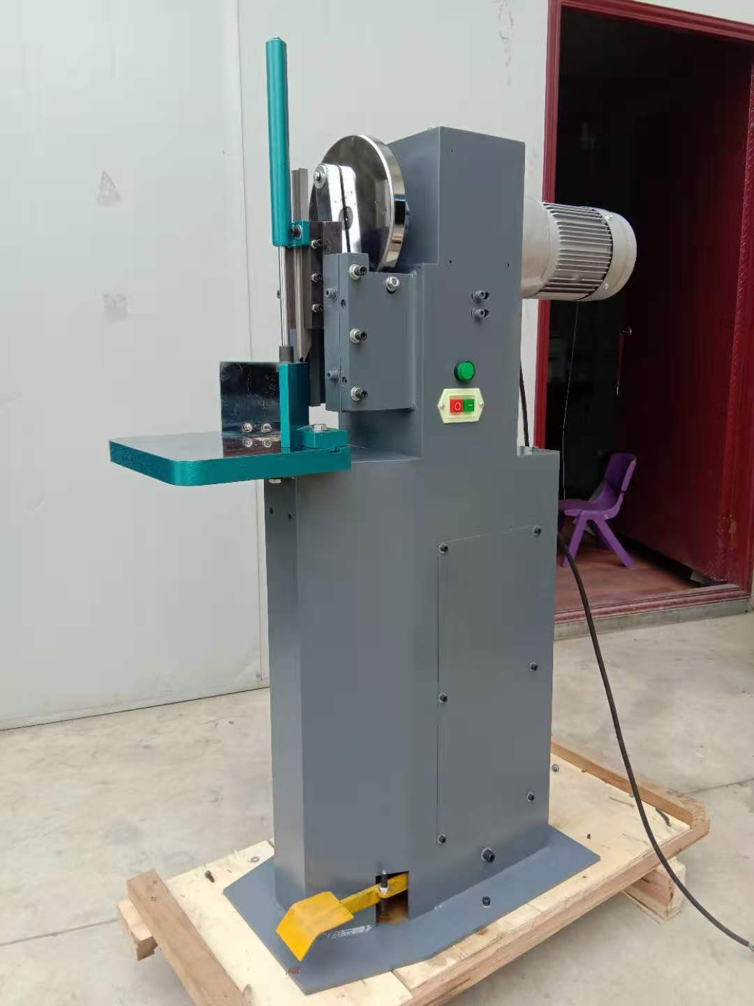 Corner cutting machine Specification image