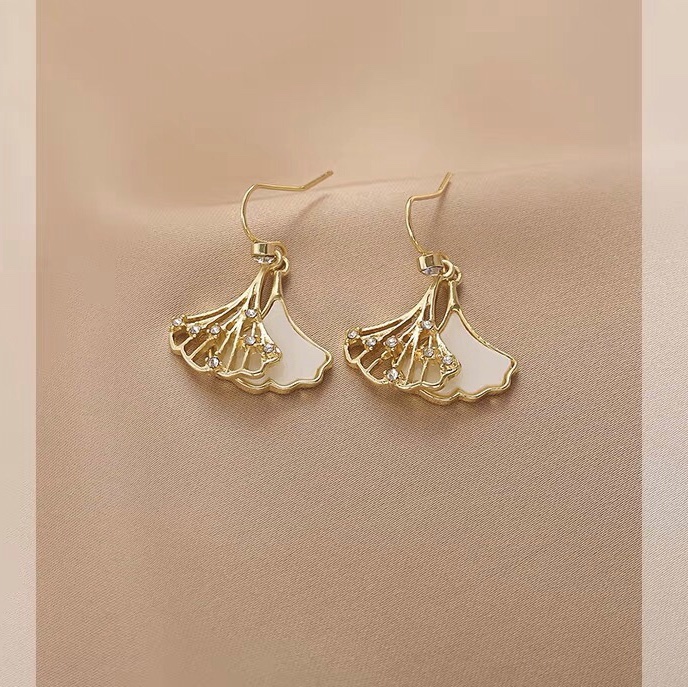 Hollowed-out sparkling diamond fan-shaped fashionable, trendy, fresh, light luxury and versatile ear hooks