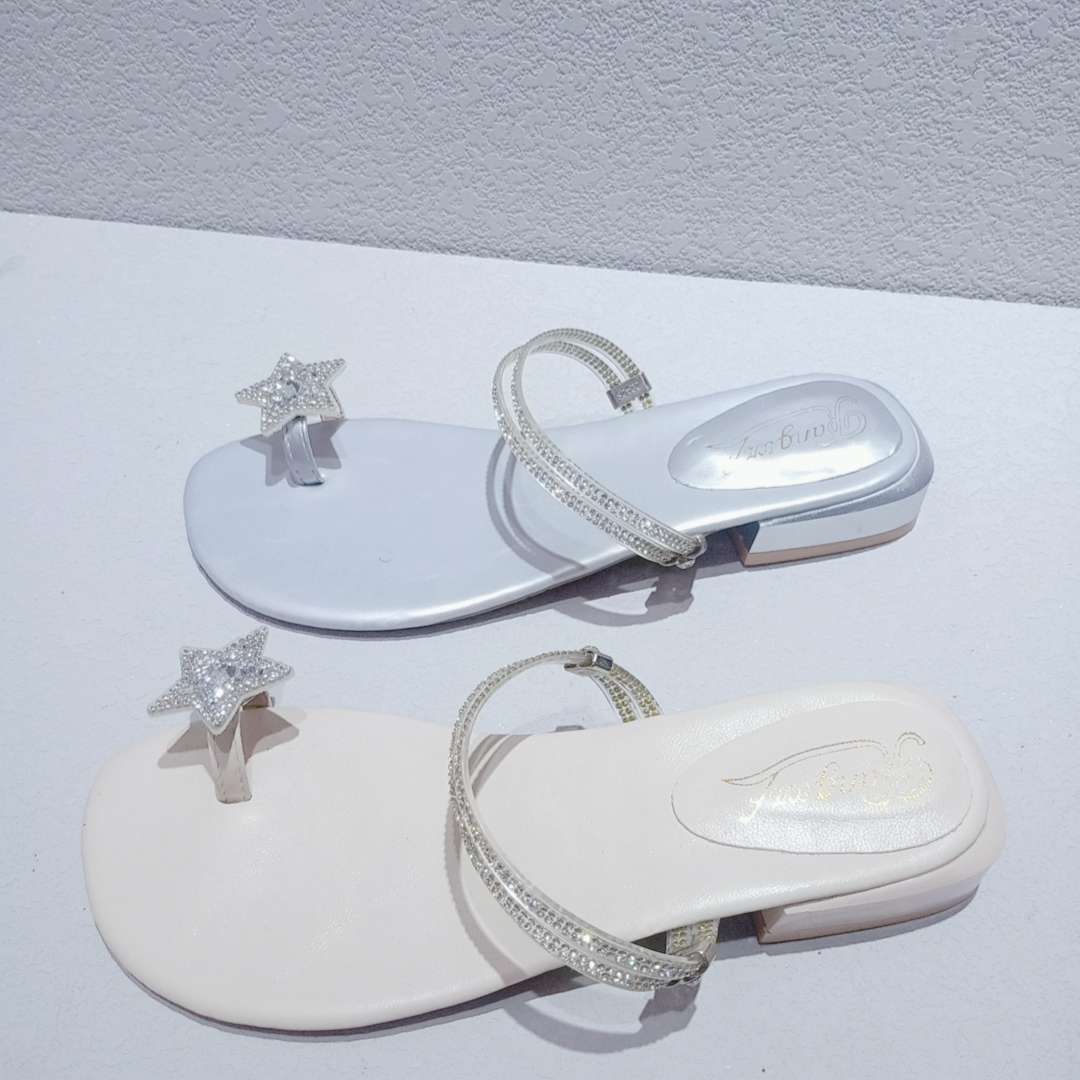 Ladies' slippers with clips Specification image
